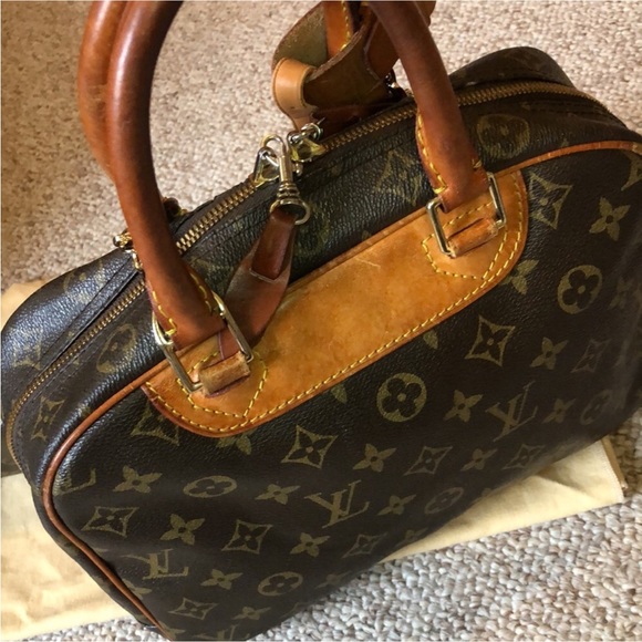 ⭐️SALE⭐️$450 ❣️Louis Vuitton❣️monogram Troville w/bonus gift - Picture 4 of 12